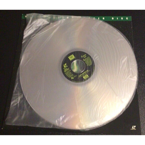 ALIEN RESURRECTION Movie-LaserDisc WideScreen Edition 1997 - Picture 3 of 4